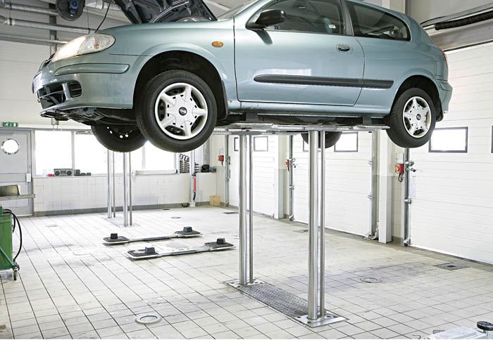 Tα αυτοκίνητα της Nissan καλύπτονται με εργοστασιακή εγγύηση 3 ετών ή 100.000 χλμ. Επίσης παρέχονται 6 χρόνια εγγύηση βαφής και 12 χρόνια εγγύηση αντι